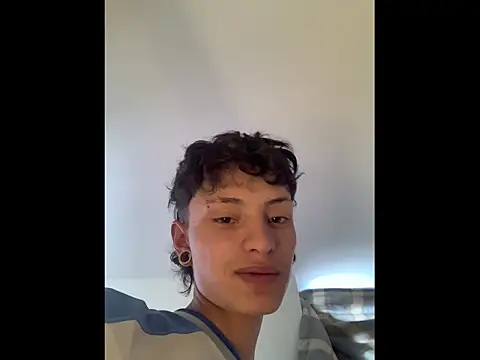 Damn  Love online show from February 15, 2026, 7:32 pm