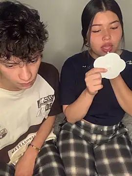 Snapshot of Damn__Love chatting on March 29, 2026, 10:59 am Damn Love online show from March 29, 2026, 10:59 am