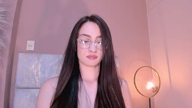 AndraCyruss online show from June 11, 2026, 11:03 pm
