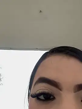 Snapshot of Aurea_Silk chatting on March 21, 2026, 9:51 pm Aurea Silk online show from March 21, 2026, 9:51 pm