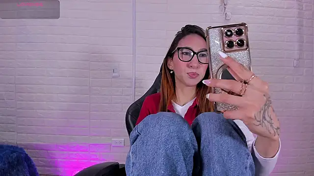 Sara Love 1 online show from March 26, 2026, 3:56 am