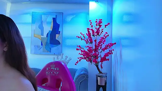 Chloe dolly online show from April 2, 2026, 11:19 am