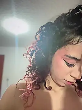 Snapshot of Woo_isDaphne chatting on March 22, 2026, 10:57 pm Woo isDaphne online show from March 22, 2026, 10:57 pm