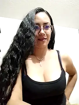 Salma-sweet online show from May 8, 2026, 3:23 am