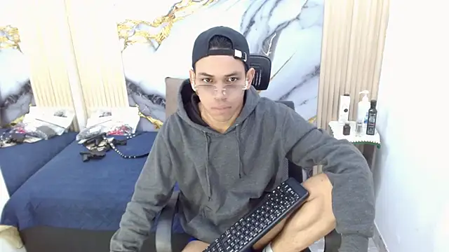 DaviidBuckx  online show from May 10, 2026, 3:23 am