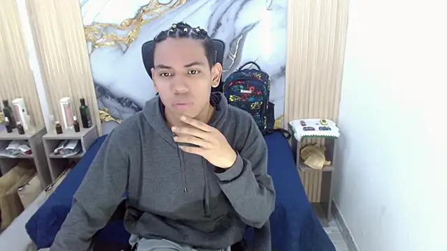 DaviidBuckx  online show from June 26, 2026, 2:27 am