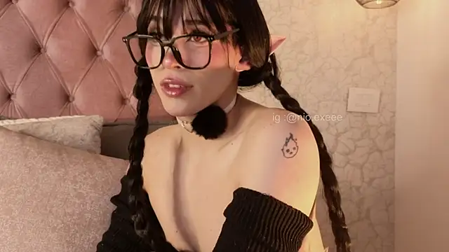 Snapshot of Nioki_ chatting on August 3, 2026, 11:59 am Nioki online show from August 3, 2026, 11:59 am