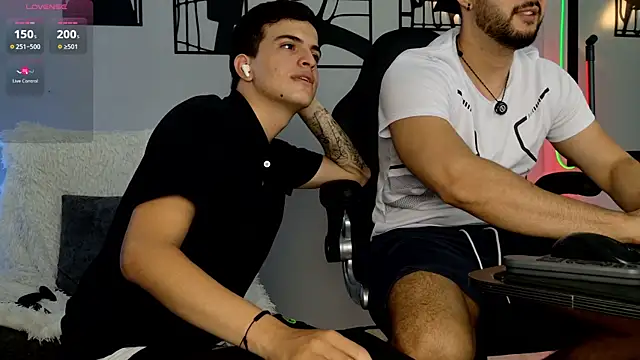 Snapshot of damian_buck chatting on March 2, 2026, 1:19 am damian buck online show from March 2, 2026, 1:19 am