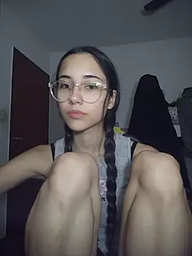 isaaabelaaa online show from April 25, 2026, 2:36 am