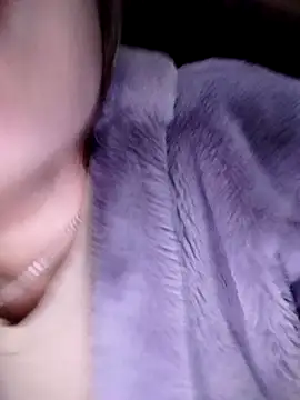 Yiyoongg online show from February 13, 2026, 12:34 pm