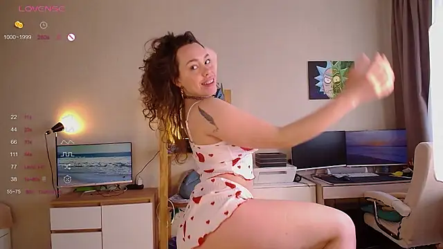 Snapshot of Monroe_Linger chatting on March 14, 2026, 6:52 am Monroe Linger online show from March 14, 2026, 6:52 am