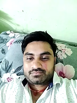 loyalboy 0052 online show from April 18, 2026, 7:07 pm