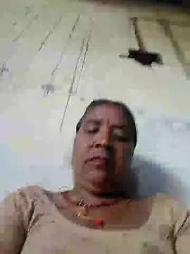 Snapshot of Loomaraj chatting on May 31, 2026, 4:42 am Loomaraj online show from May 31, 2026, 4:42 am