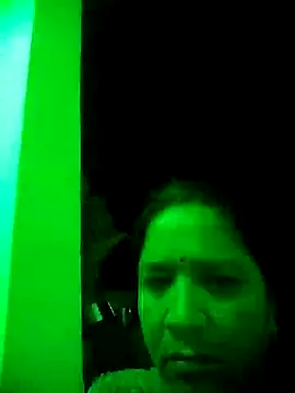 Snapshot of Loomaraj chatting on June 11, 2026, 9:13 pm Loomaraj online show from June 11, 2026, 9:13 pm