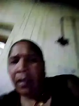 Snapshot of Loomaraj chatting on June 16, 2026, 5:59 pm Loomaraj online show from June 16, 2026, 5:59 pm