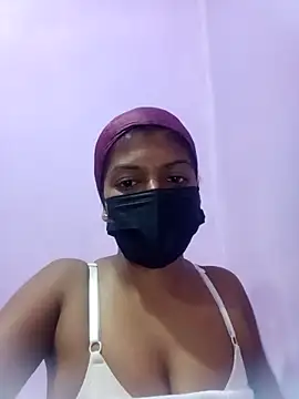 Malee S online show from April 10, 2026, 3:28 pm