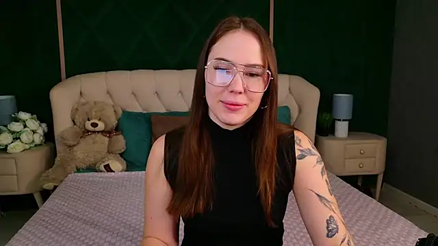 Snapshot of Arielle_Vade chatting on April 23, 2026, 5:19 am Arielle Vade online show from April 23, 2026, 5:19 am