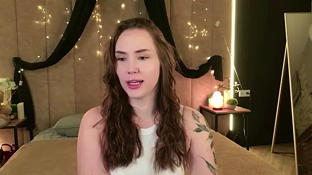 Snapshot of Arielle_Vade chatting on May 19, 2026, 5:25 am Arielle Vade online show from May 19, 2026, 5:25 am