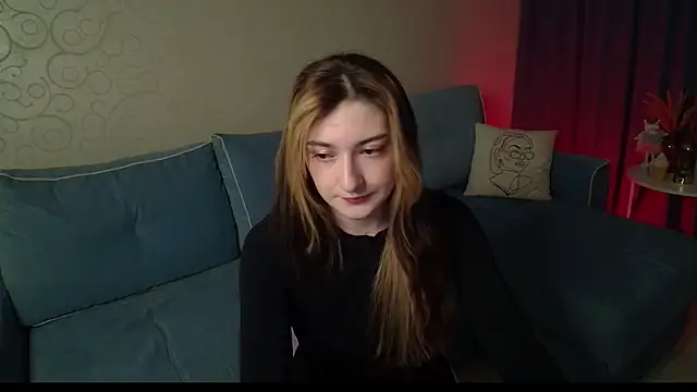 RosieGloom online show from February 15, 2026, 6:04 pm