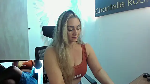 annie vega17  online show from February 18, 2026, 9:00 pm