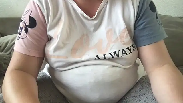 Snapshot of FlirtyFrayaXX chatting on June 8, 2026, 10:48 am FlirtyFrayaXX online show from June 8, 2026, 10:48 am