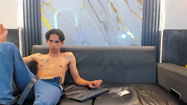 Isaak 26 online show from March 18, 2026, 11:52 pm