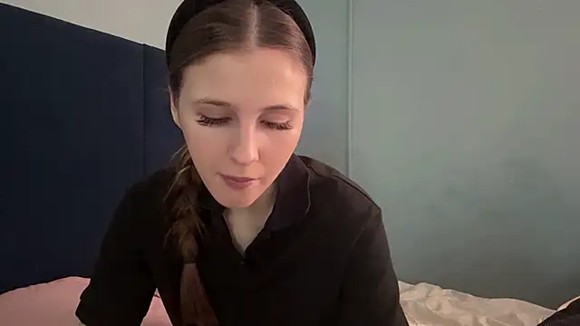 LinaWills online show from February 9, 2026, 9:35 am