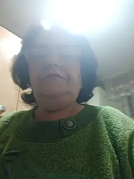 Snapshot of xMaryxAnne chatting on May 13, 2026, 12:19 am xMaryxAnne online show from May 13, 2026, 12:19 am