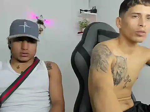 janer0069 online show from February 8, 2026, 7:28 pm