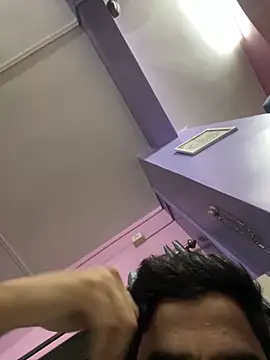 Snapshot of hassuniii chatting on February 14, 2026, 9:22 pm hassuniii online show from February 14, 2026, 9:22 pm