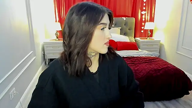 Snapshot of RaspberryGirle chatting on February 13, 2026, 11:28 am RaspberryGirle online show from February 13, 2026, 11:28 am