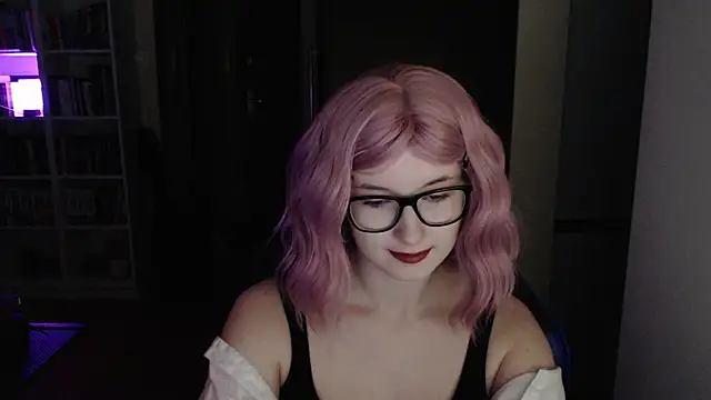 Snapshot of LunaXcherry chatting on March 23, 2026, 5:39 pm LunaXcherry online show from March 23, 2026, 5:39 pm