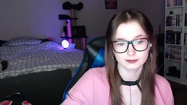 Snapshot of LunaXcherry chatting on March 30, 2026, 6:09 pm LunaXcherry online show from March 30, 2026, 6:09 pm