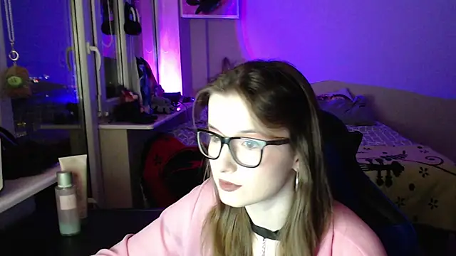 Snapshot of LunaXcherry chatting on April 6, 2026, 7:15 pm LunaXcherry online show from April 6, 2026, 7:15 pm