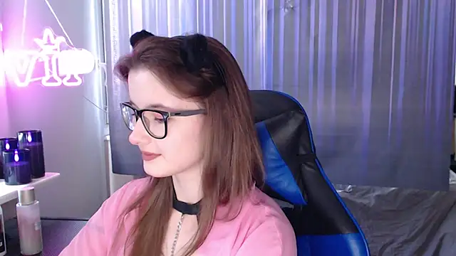 Snapshot of LunaXcherry chatting on June 29, 2026, 5:13 pm LunaXcherry online show from June 29, 2026, 5:13 pm