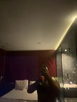 mtgulosinhooo online show from February 8, 2026, 11:52 pm