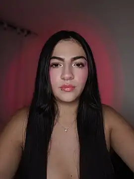 Alessia fiore333 online show from May 7, 2026, 1:33 am