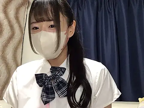 cocomi-coco0209 online show from May 23, 2026, 2:10 pm
