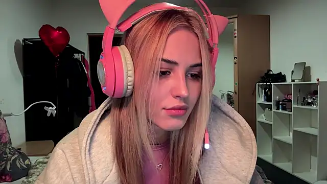 Evva mayy online show from February 15, 2026, 7:21 pm