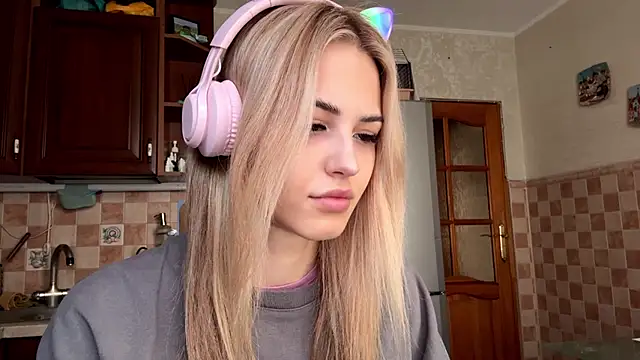 Evva mayy online show from March 8, 2026, 7:01 am