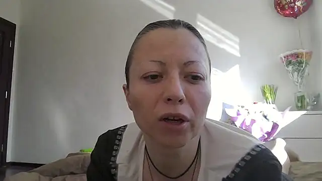 Snapshot of Stefanie_Margo chatting on May 6, 2026, 5:35 am Stefanie Margo online show from May 6, 2026, 5:35 am