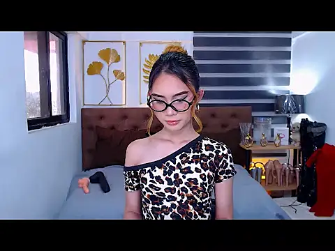 Snapshot of JuicyCockThea chatting on March 13, 2026, 12:06 am JuicyCockThea online show from March 13, 2026, 12:06 am