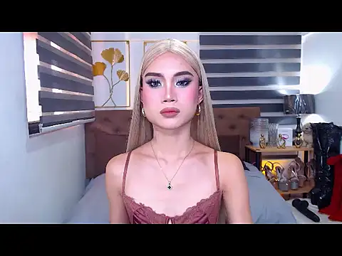 JuicyCockThea online show from June 15, 2026, 3:53 am