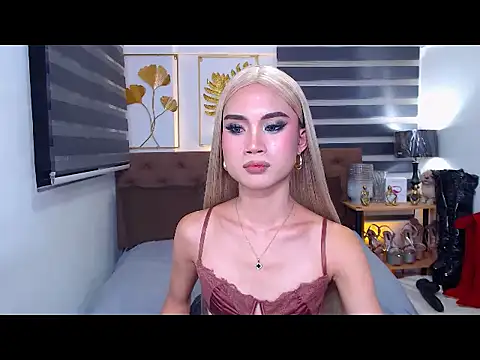 JuicyCockThea online show from June 15, 2026, 3:58 pm