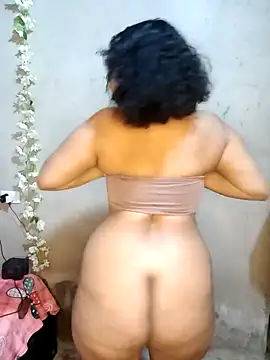 amandaa 21 online show from April 24, 2026, 3:42 am