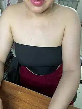 Strawberry-wet online show from May 2, 2026, 6:29 am