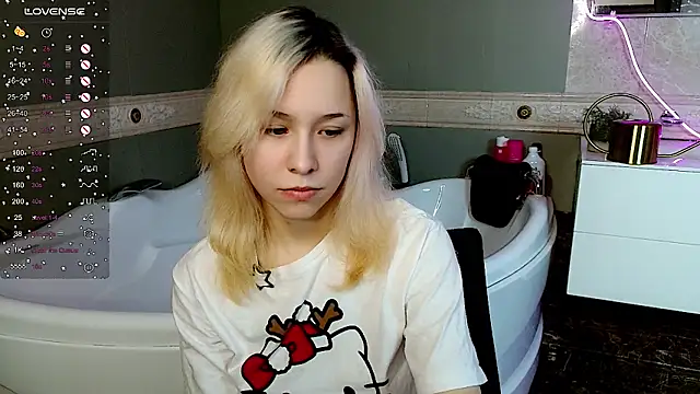 EmilyTrase online show from May 7, 2026, 1:11 am