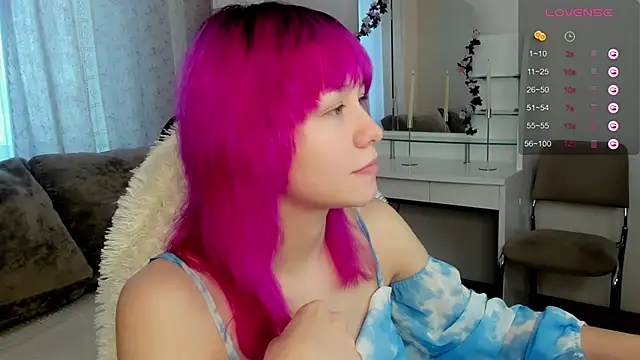 EmilyTrase online show from May 13, 2026, 1:25 am