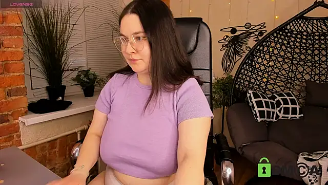 Mila melodyy online show from February 14, 2026, 3:31 pm