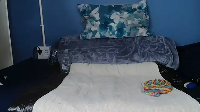 Sweet-Bella17 online show from June 10, 2026, 2:23 am